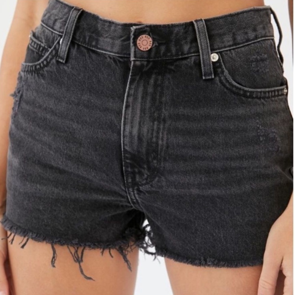 Urban Outfitters BDG Girlfriend High-Waisted Washed Black Denim Shorts 24 - Picture 1 of 9